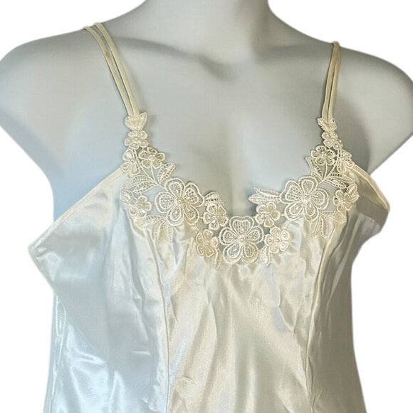 California Dynasty Beaded Lace Satin Nightie Vintage Vanilla Color Dress Mini L - Picture 2 of 7